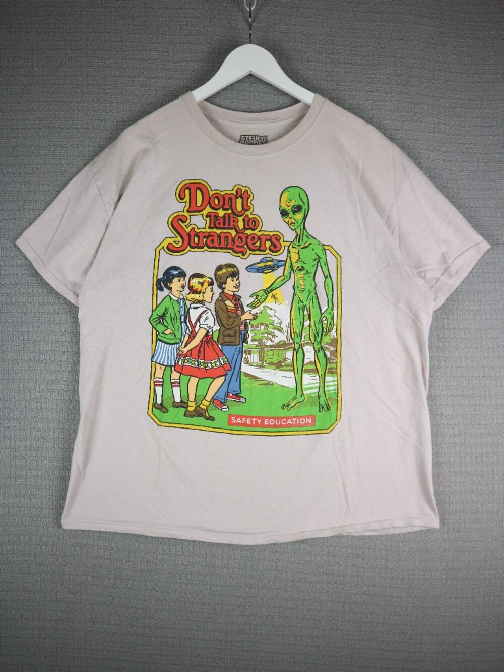 Steven Rhodes Don't Talk to Strangers Alien Comedy Tee Mens XL
